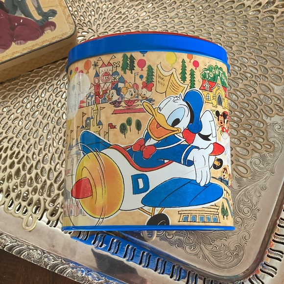 Disney Tokyo Donald Duck Tin - Picture 2 of 6